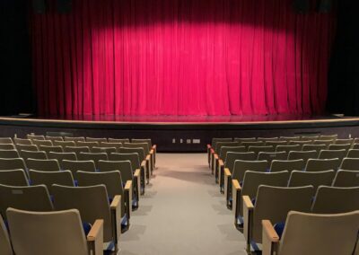 Salle de spectacle Dina Bélanger vue allée centrale Collège Jésus-Marie de Sillery